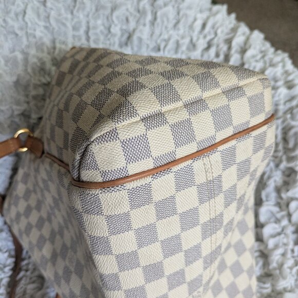 Louis Vuitton: Azur Damier Totally MM - Picture 6 of 13